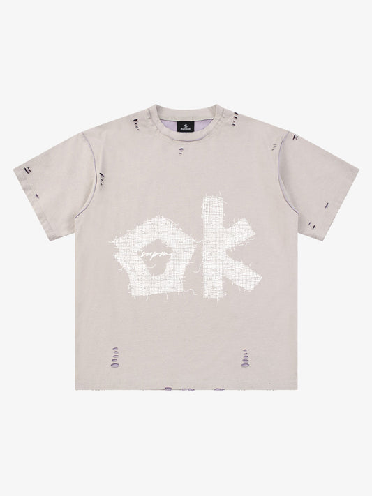 Wende-T-Shirt mit „OK“-Aufnäher, Farbblock-Design und Rissen