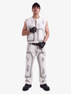 Ärmellose Weste mit Airbrush-Print und Jeans mit geradem Bein Set
