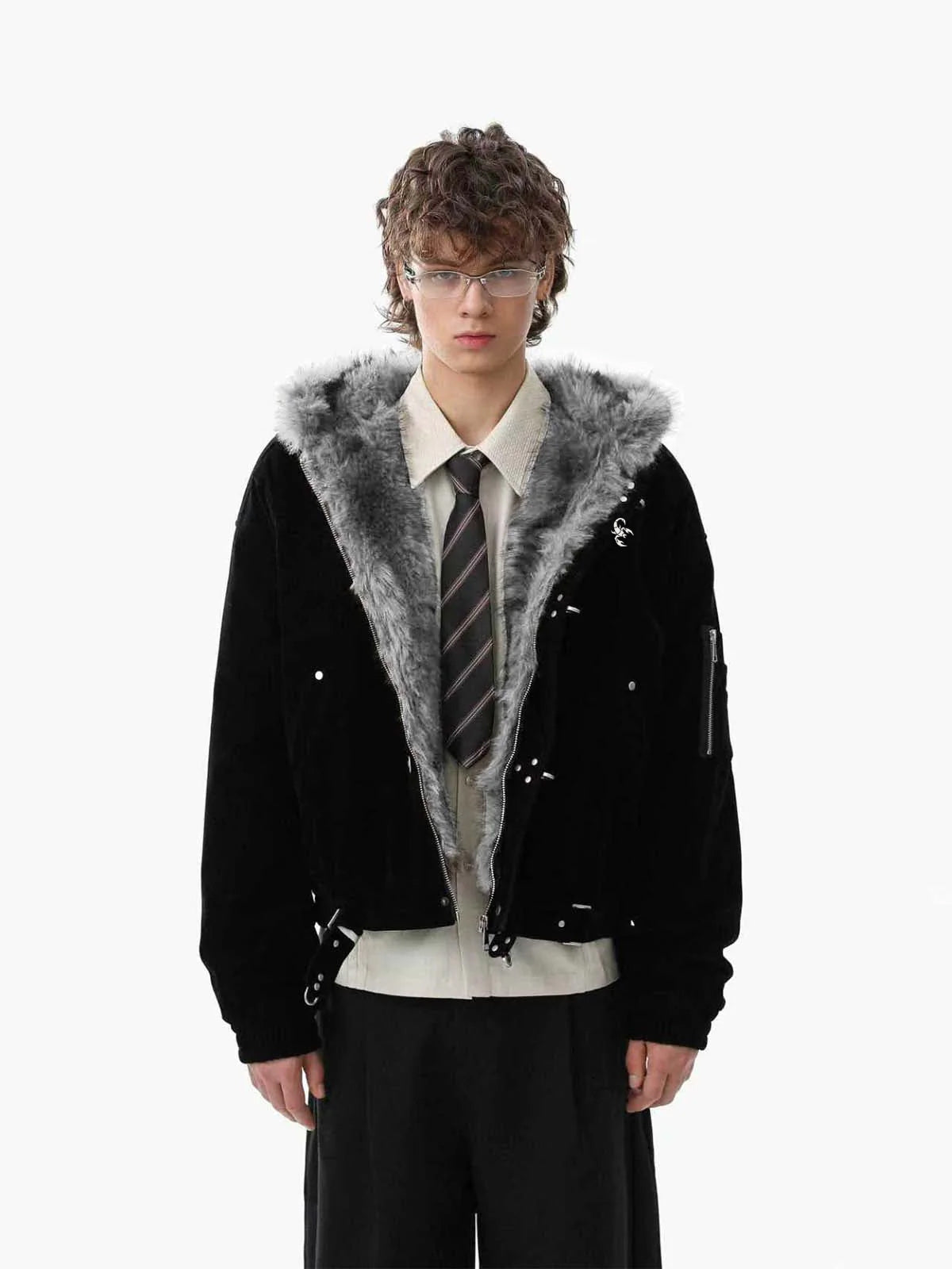 Streetwear Bomberjacke aus Wildlederimitat mit Kunstfellkapuze und Metallclip - 2597