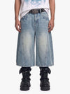 Gebogene Silhouette 3D-Denim-Shorts mit Paneelen