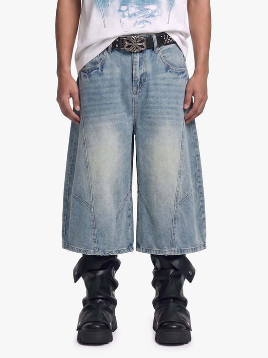 Gebogene Silhouette 3D-Denim-Shorts mit Paneelen