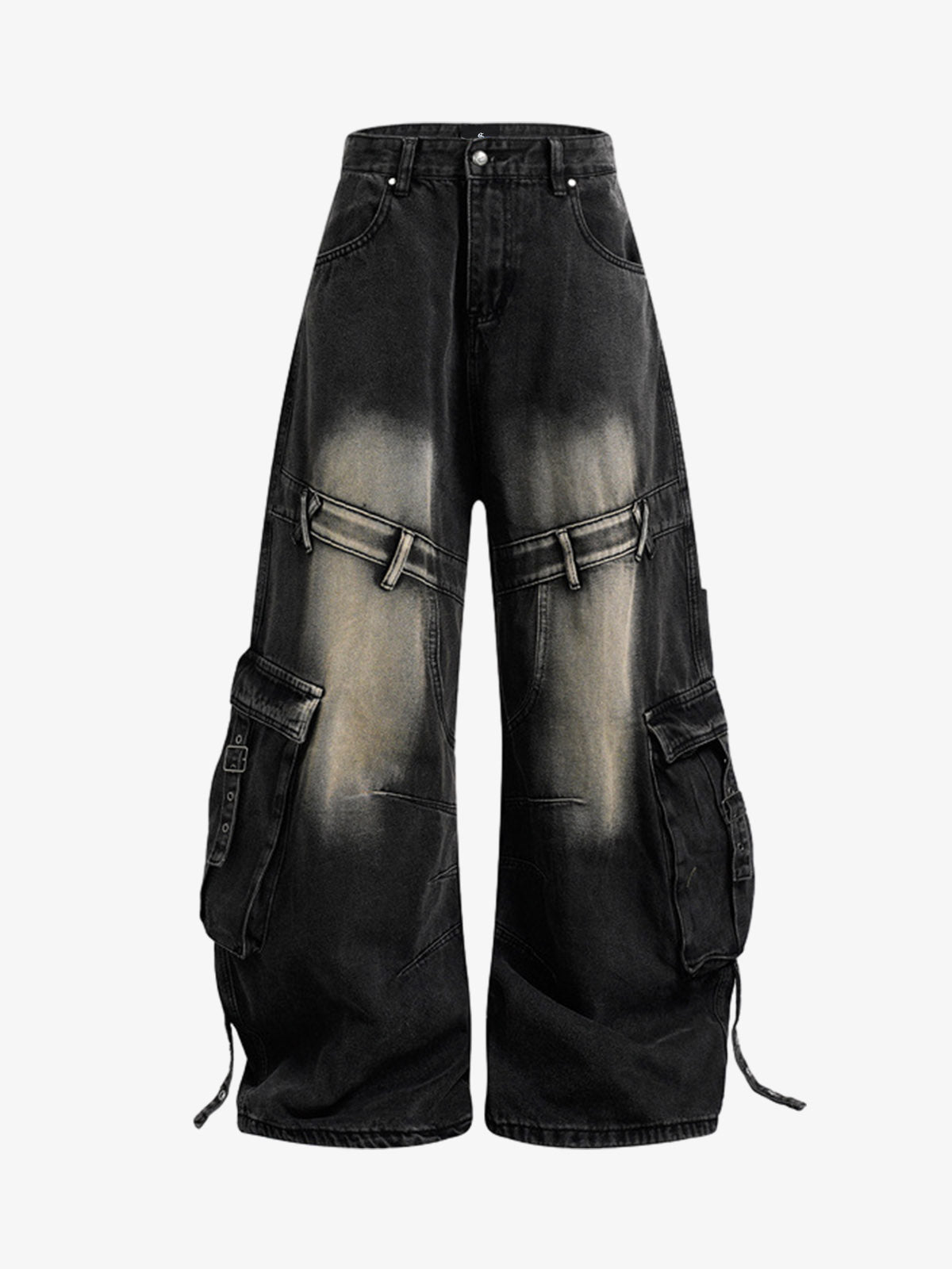 Dekonstruierte Cargo-Jeans mit vielen Taschen