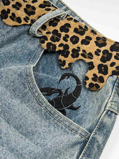 Vintage-Shorts aus Denim mit Leopardenmuster und Used-Look