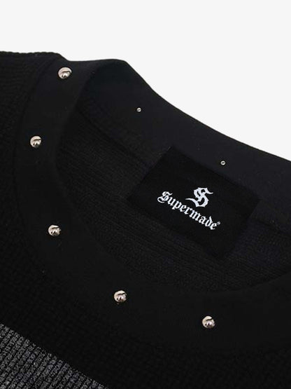 Waffelstrick-T-Shirt mit gesichtslosem Porträt
