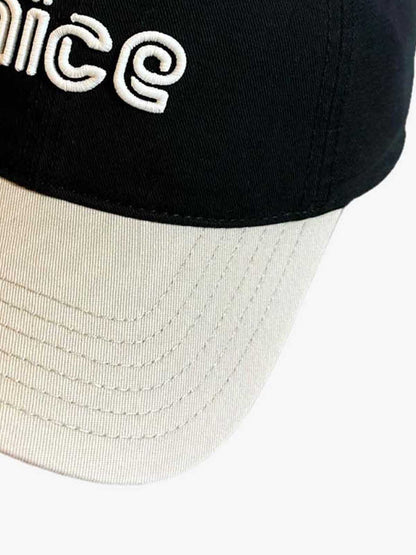 Baseballkappe mit farbigem Blockmuster und schönem Schriftzug