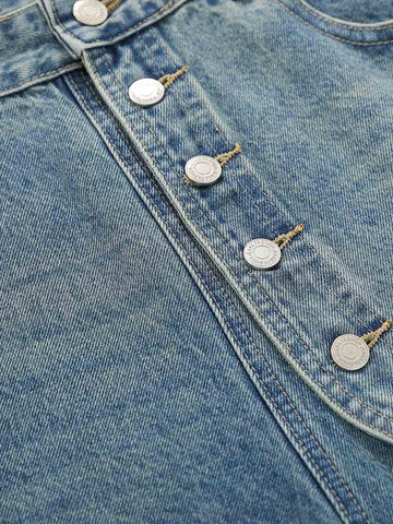 Asymmetrische Jeansshorts mit mehreren Knöpfen