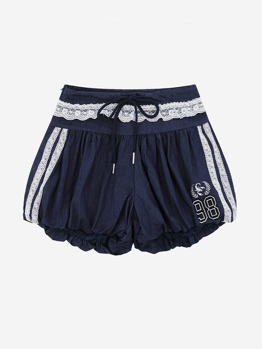 Lässige Shorts mit Spitzenbesatz