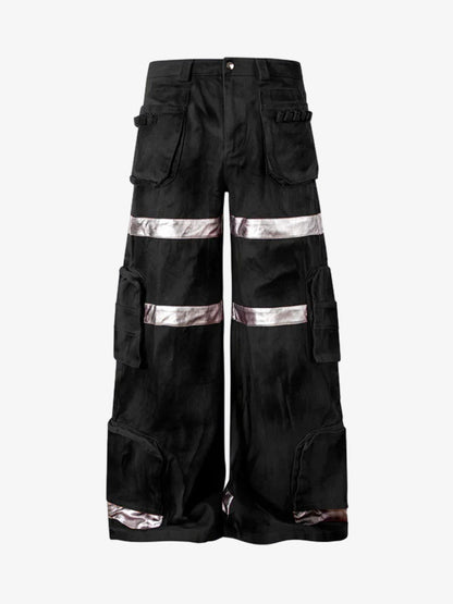 Cyberpunk-Cargohose mit reflektierenden Details und vielen Taschen