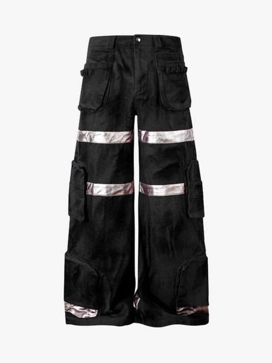Cyberpunk-Cargohose mit reflektierenden Details und vielen Taschen