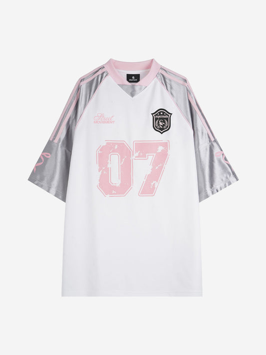 Grafik Nummer 07 Gespleißtes Raglan-T-Shirt