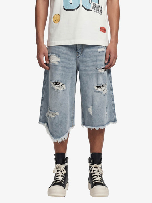 Jeansshorts in heller Waschung mit Used-Look