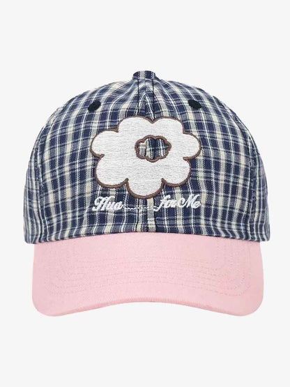 Baseballkappe mit Karomuster und Blumenstickerei