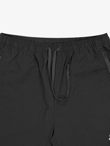 Minimalistische Shorts mit Reißverschlusstasche und Kordelzug