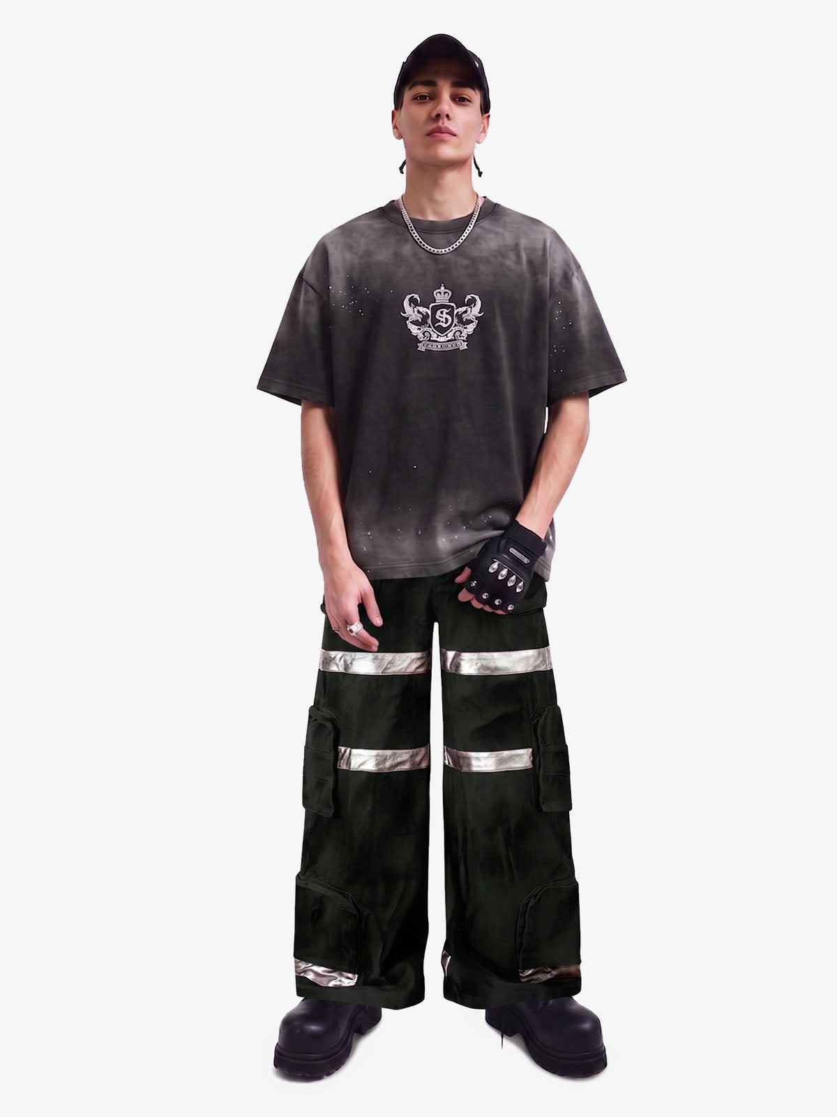 Cyberpunk-Cargohose mit reflektierenden Details und vielen Taschen