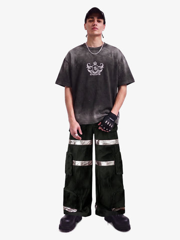 Cyberpunk-Cargohose mit reflektierenden Details und vielen Taschen