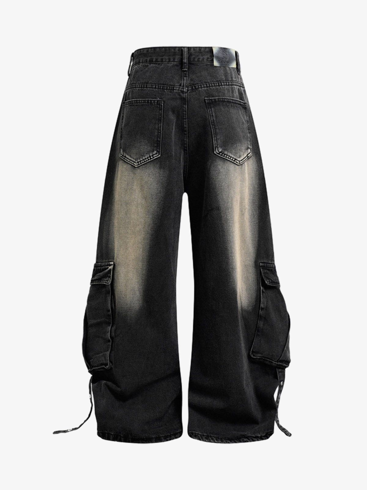 Dekonstruierte Cargo-Jeans mit vielen Taschen