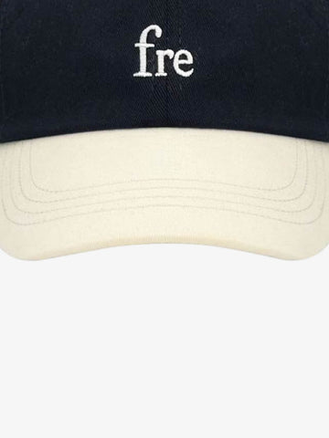 Minimalistische Baseballkappe mit kontrastierender Stickerei