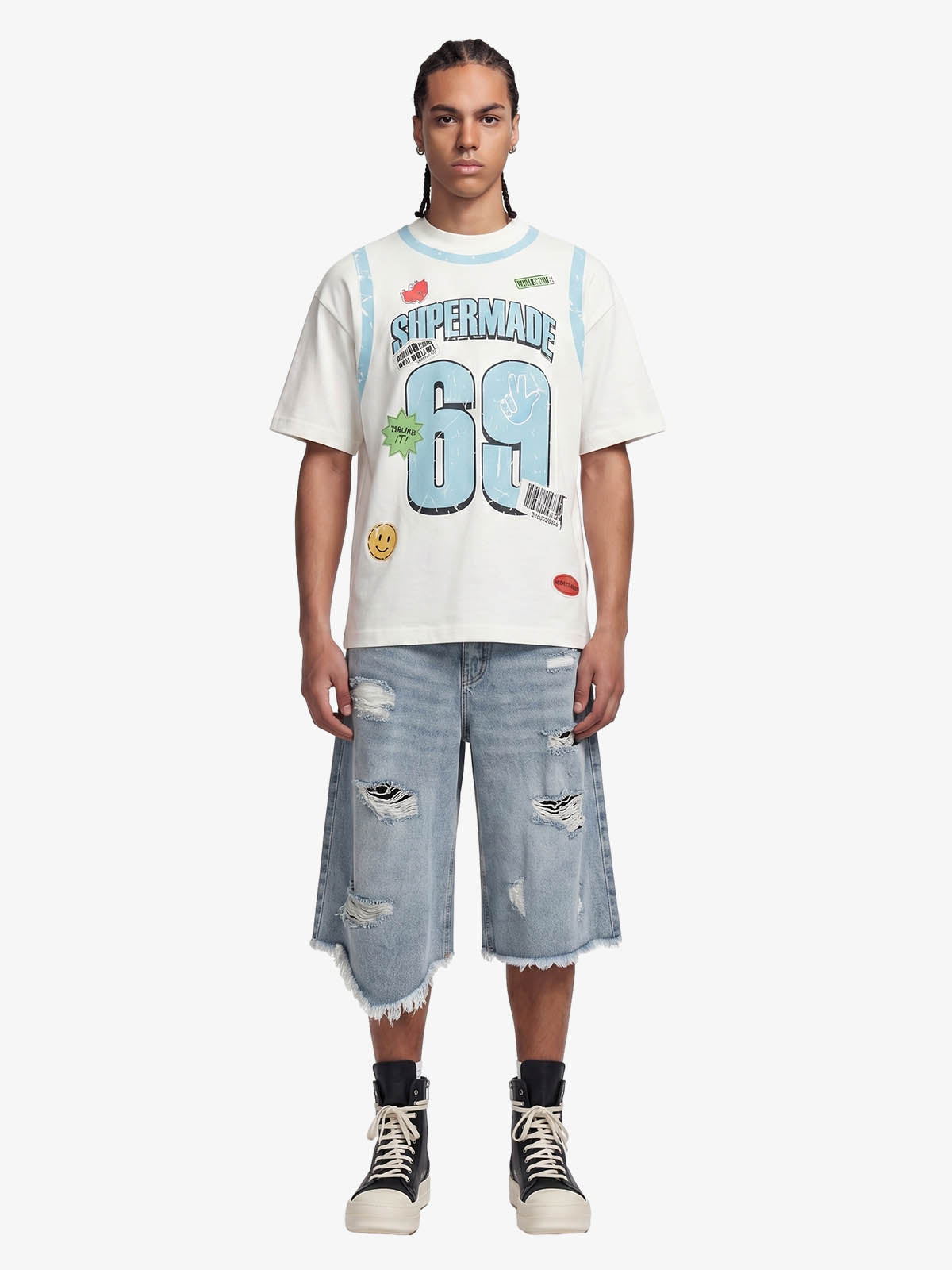 Jeansshorts in heller Waschung mit Used-Look