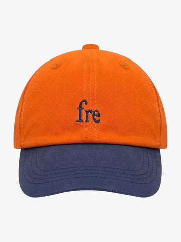 Minimalistische Baseballkappe mit kontrastierender Stickerei