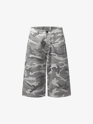 Camouflage-Cargoshorts mit Perforation – Weit geschnittene Utility-Shorts aus Baumwollmischgewebe