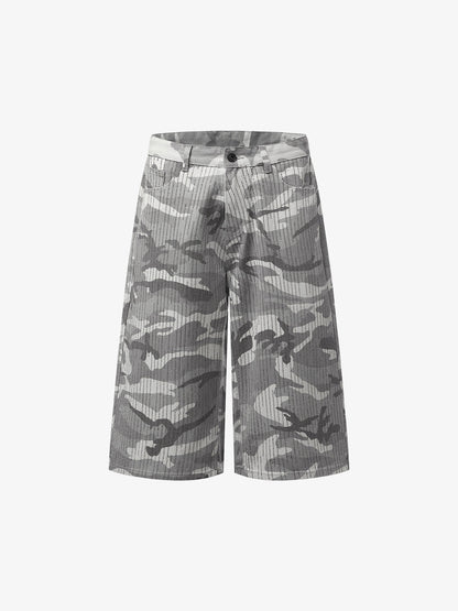 Camouflage-Cargoshorts mit Perforation – Weit geschnittene Utility-Shorts aus Baumwollmischgewebe