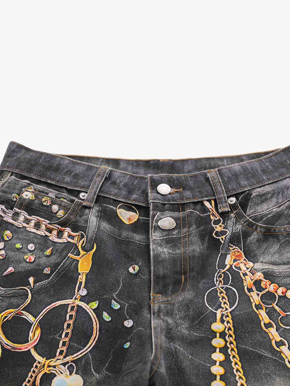 Jeans mit 3D-Schlüsselketten-Print