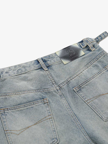 Jeansshorts mit Strassverzierungen