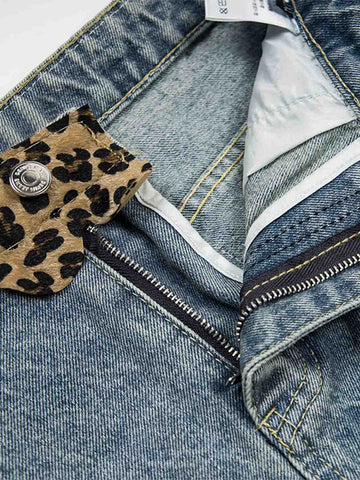 Vintage-Shorts aus Denim mit Leopardenmuster und Used-Look