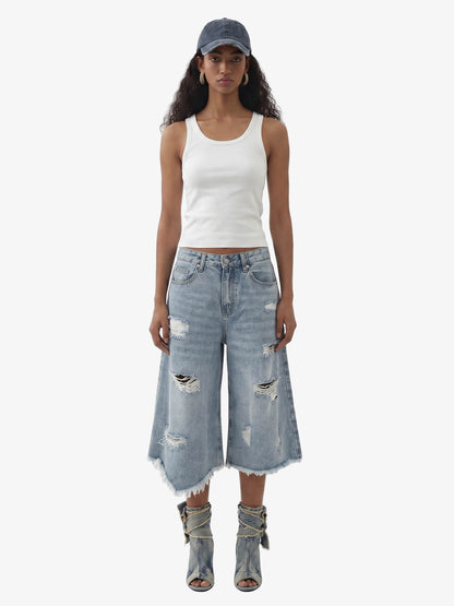 Jeansshorts in heller Waschung mit Used-Look