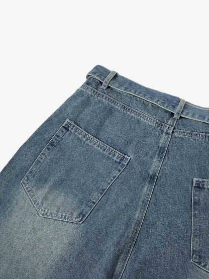Jeansshorts mit Spinnennetzstickerei