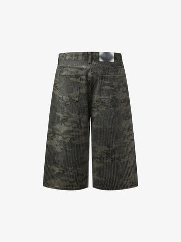 Camouflage-Cargoshorts mit Perforation – Weit geschnittene Utility-Shorts aus Baumwollmischgewebe