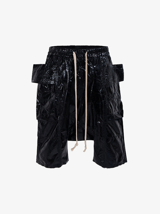 Glänzende Cargo-Shorts aus Kunstleder