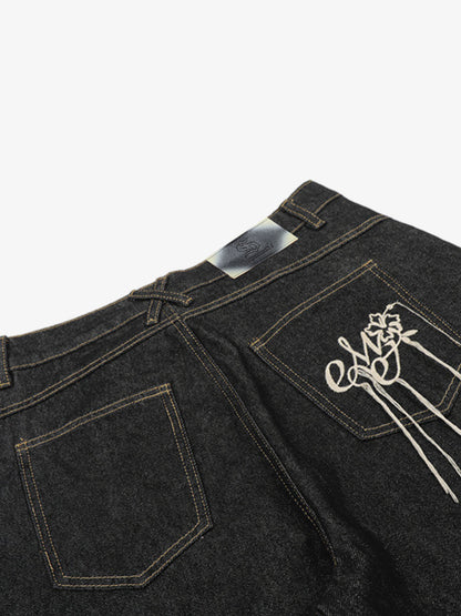 Retro-Denim-Shorts mit Kontrastnähten und geschwungenem Bein