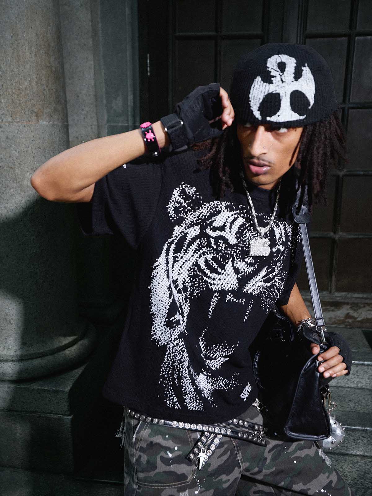 Tiger Graphic Star Sleeve T-Shirt