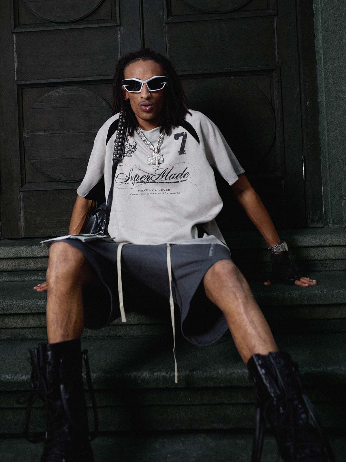 T-Shirt mit Grafikeinsatz in Wildlederoptik