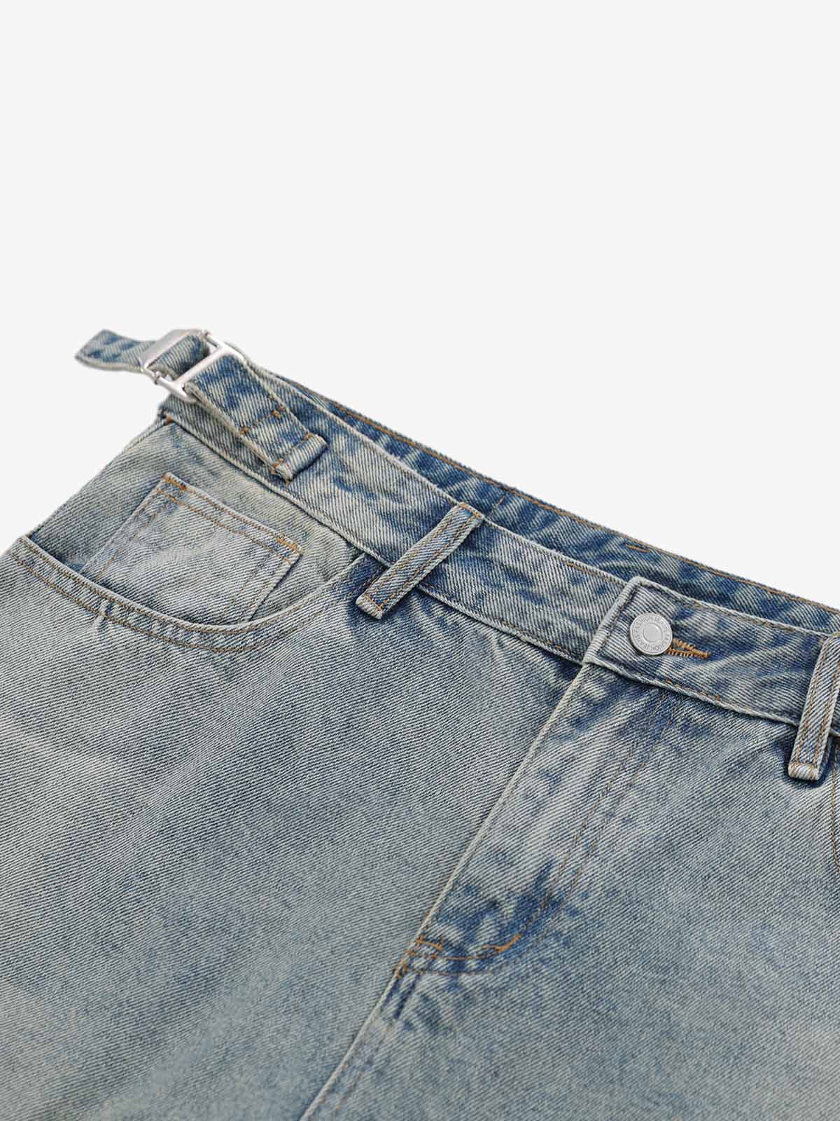 Jeansshorts mit Strassverzierungen