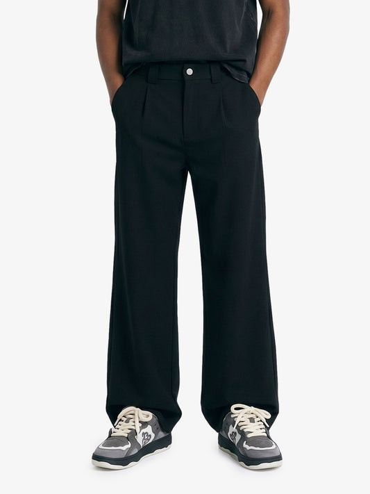 Minimalistisch drapierte, maßgeschneiderte Hose