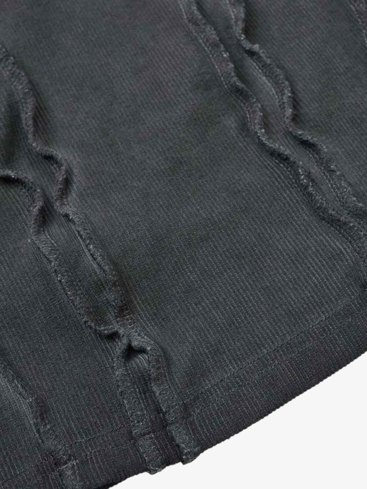 Strickweste mit sichtbaren Nähten