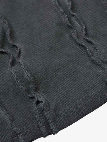 Strickweste mit sichtbaren Nähten