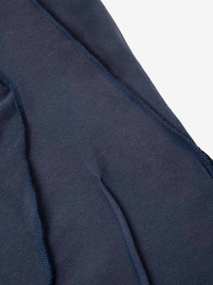 Skorpion-besticktes T-Shirt mit sichtbaren Nähten