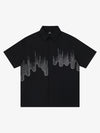 Kurzarmhemd mit abstraktem Skyline-Motiv