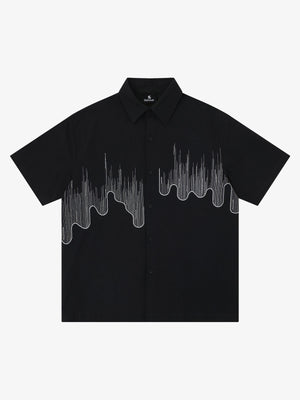 Kurzarmhemd mit abstraktem Skyline-Motiv
