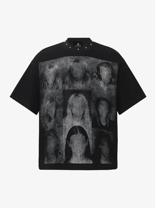 Waffelstrick-T-Shirt mit gesichtslosem Porträt