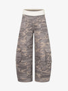 Camouflage-Cargohose mit kontrastierendem Bund