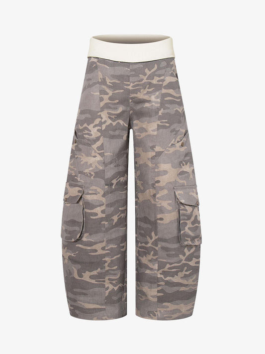 Camouflage-Cargohose mit kontrastierendem Bund