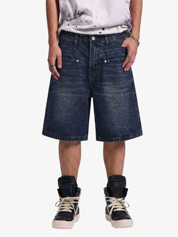 Weit geschnittene, gewaschene Jeansshorts