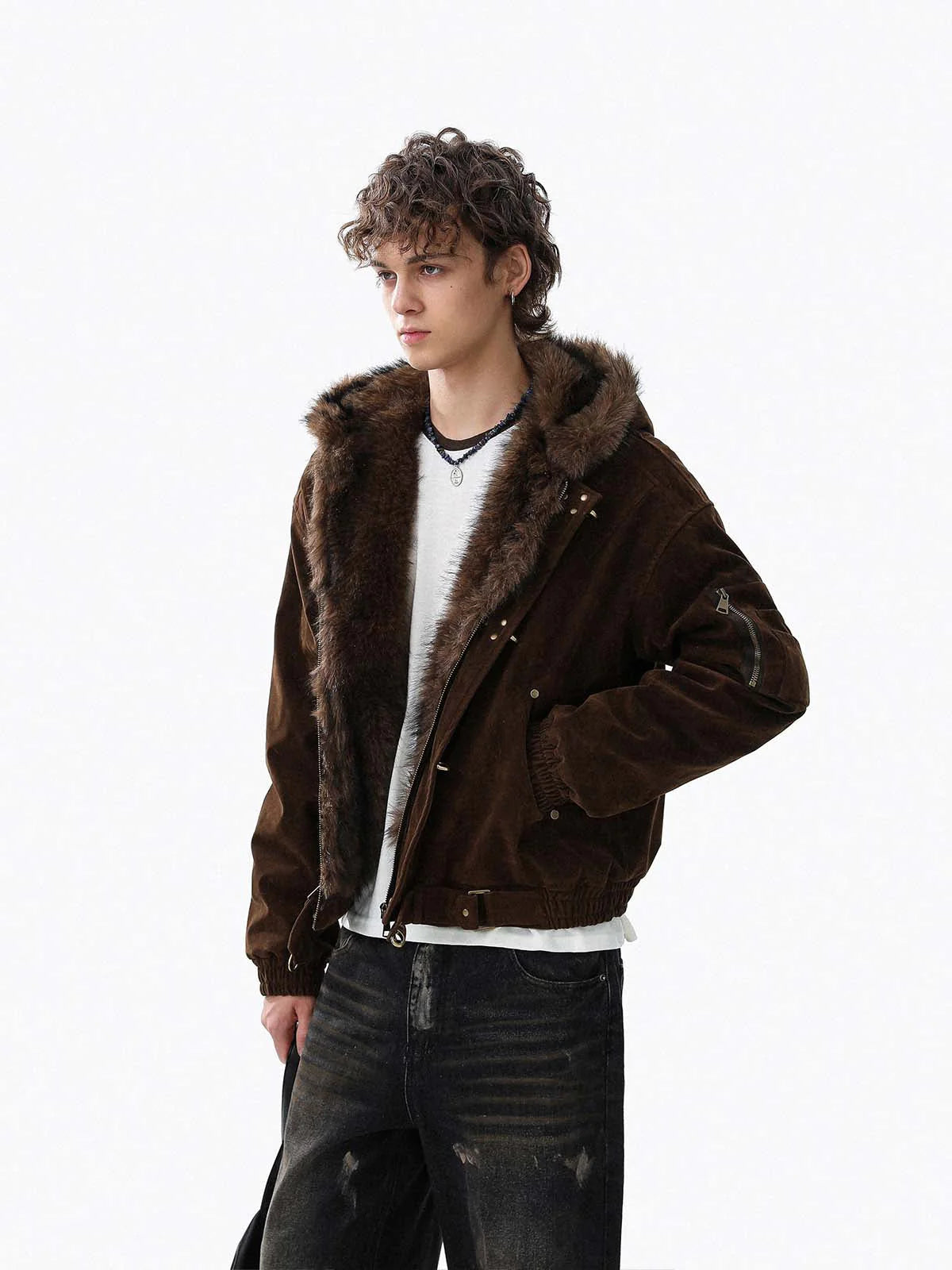 Streetwear Bomberjacke aus Wildlederimitat mit Kunstfellkapuze und Metallclip - 2597
