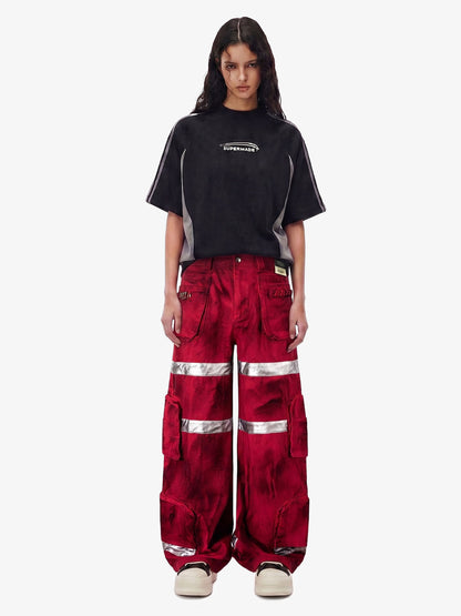 Cyberpunk-Cargohose mit reflektierenden Details und vielen Taschen