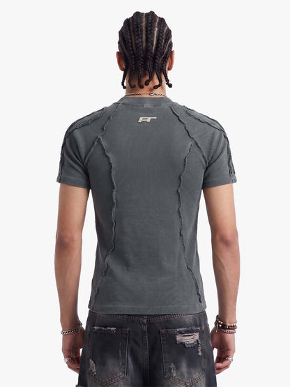 T-Shirt mit freiliegenden Nähten aus Wasteland Wash