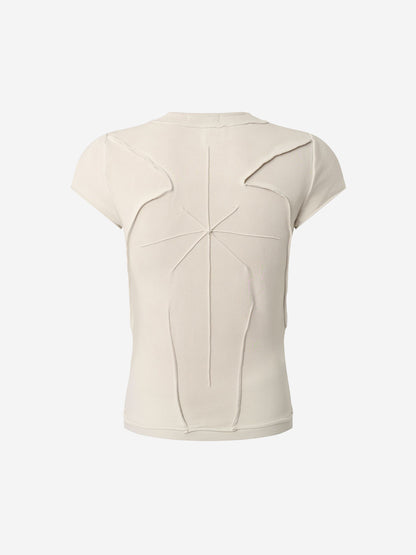 Skorpion-besticktes T-Shirt mit sichtbaren Nähten